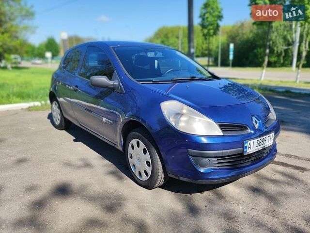 Синий Рено Клио, объемом двигателя 1.46 л и пробегом 238 тыс. км за 3500 $, фото 1 на Automoto.ua