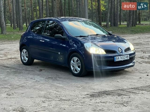 Синий Рено Клио, объемом двигателя 1.15 л и пробегом 267 тыс. км за 4300 $, фото 1 на Automoto.ua