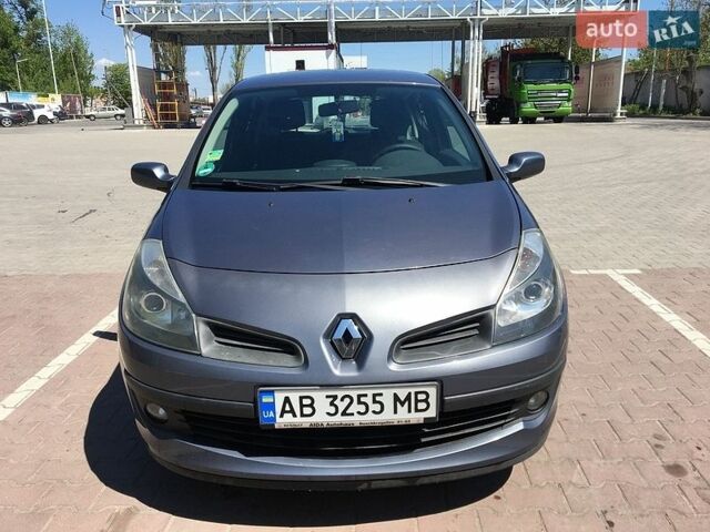 Синий Рено Клио, объемом двигателя 1.6 л и пробегом 136 тыс. км за 4900 $, фото 1 на Automoto.ua