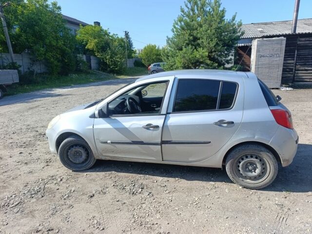 Синий Рено Клио, объемом двигателя 1 л и пробегом 311 тыс. км за 3400 $, фото 1 на Automoto.ua