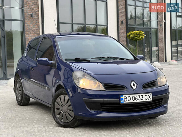 Синий Рено Клио, объемом двигателя 1.2 л и пробегом 270 тыс. км за 2950 $, фото 1 на Automoto.ua