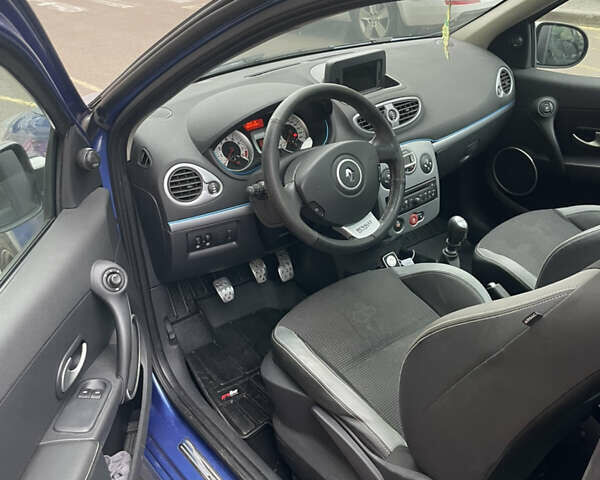 Синий Рено Клио, объемом двигателя 1.6 л и пробегом 190 тыс. км за 6500 $, фото 1 на Automoto.ua
