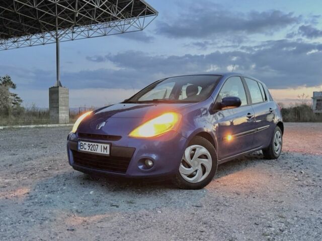 Синий Рено Клио, объемом двигателя 1.5 л и пробегом 300 тыс. км за 4899 $, фото 1 на Automoto.ua