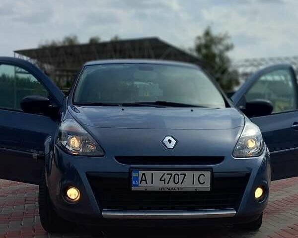 Синий Рено Клио, объемом двигателя 1.2 л и пробегом 100 тыс. км за 6400 $, фото 1 на Automoto.ua