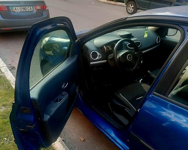 Синий Рено Клио, объемом двигателя 1.46 л и пробегом 272 тыс. км за 5500 $, фото 1 на Automoto.ua