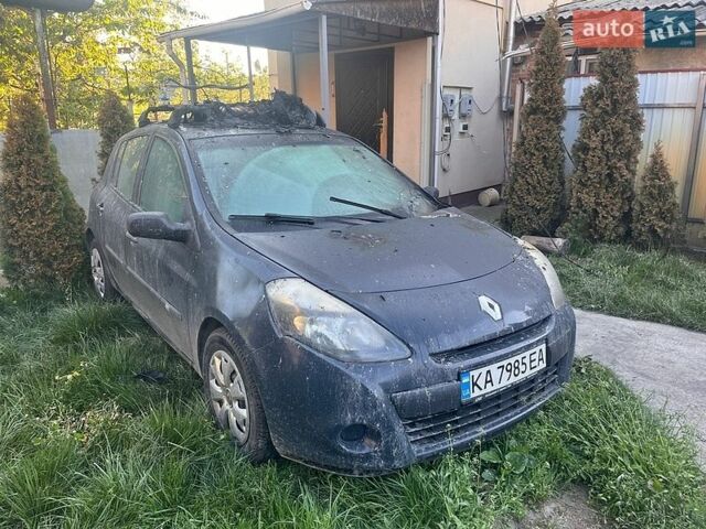 Синий Рено Клио, объемом двигателя 1.2 л и пробегом 240 тыс. км за 2000 $, фото 1 на Automoto.ua