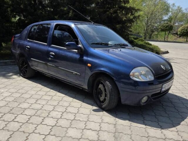 Синий Рено Клио, объемом двигателя 1.4 л и пробегом 200 тыс. км за 1999 $, фото 1 на Automoto.ua