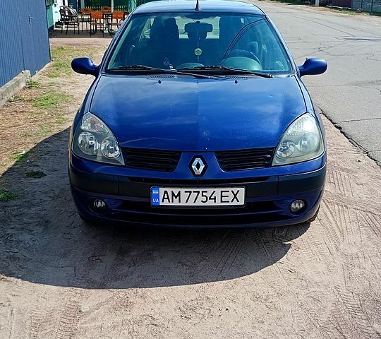 Синий Рено Клио, объемом двигателя 1.4 л и пробегом 399 тыс. км за 2400 $, фото 1 на Automoto.ua
