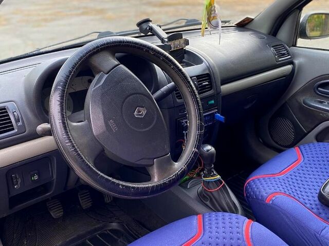 Синий Рено Клио, объемом двигателя 1.4 л и пробегом 0 тыс. км за 3000 $, фото 1 на Automoto.ua