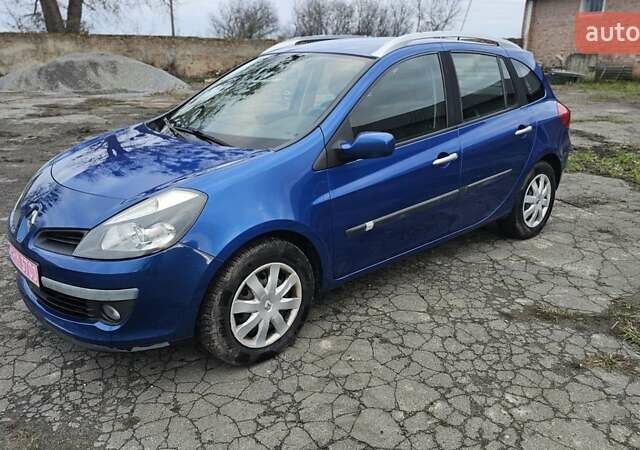 Синий Рено Клио, объемом двигателя 1.5 л и пробегом 296 тыс. км за 5600 $, фото 1 на Automoto.ua