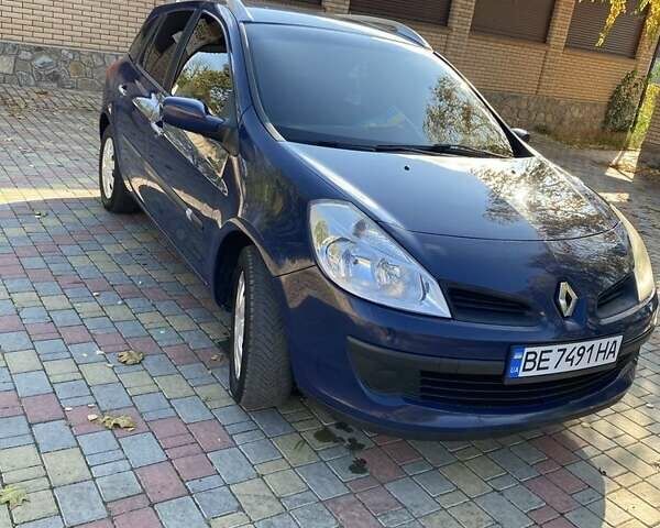 Синий Рено Клио, объемом двигателя 1.1 л и пробегом 281 тыс. км за 4400 $, фото 1 на Automoto.ua