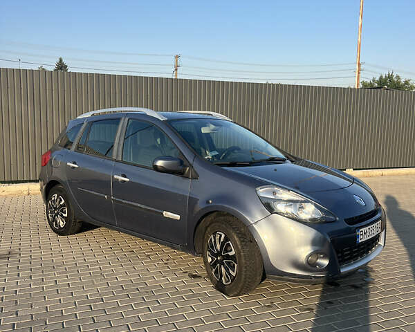 Синий Рено Клио, объемом двигателя 1.46 л и пробегом 275 тыс. км за 4500 $, фото 1 на Automoto.ua