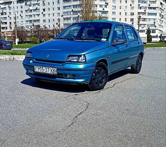 Зеленый Рено Клио, объемом двигателя 1.4 л и пробегом 320 тыс. км за 1000 $, фото 1 на Automoto.ua