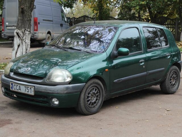 Зеленый Рено Клио, объемом двигателя 1.6 л и пробегом 1 тыс. км за 800 $, фото 1 на Automoto.ua