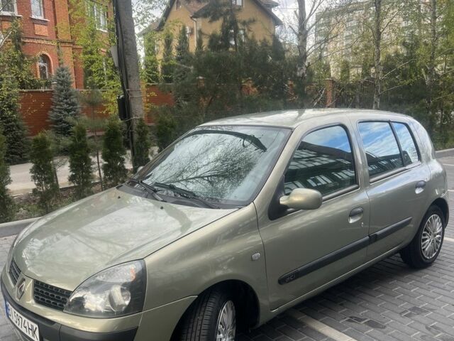 Зеленый Рено Клио, объемом двигателя 1.5 л и пробегом 207 тыс. км за 3000 $, фото 1 на Automoto.ua