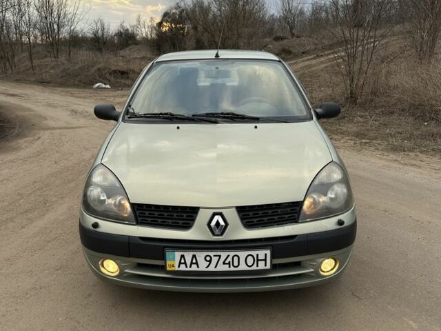 Зелений Рено Кліо, об'ємом двигуна 1.4 л та пробігом 300 тис. км за 2599 $, фото 1 на Automoto.ua