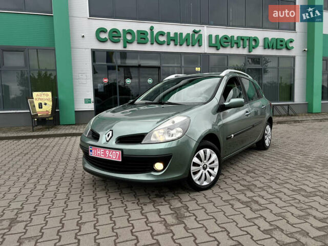 Зеленый Рено Клио, объемом двигателя 1.2 л и пробегом 235 тыс. км за 4100 $, фото 1 на Automoto.ua
