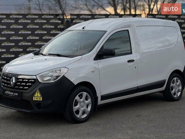 Белый Рено Dokker, объемом двигателя 1.6 л и пробегом 183 тыс. км за 8000 $, фото 1 на Automoto.ua