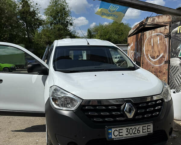 Белый Рено Dokker, объемом двигателя 1.6 л и пробегом 116 тыс. км за 8500 $, фото 1 на Automoto.ua