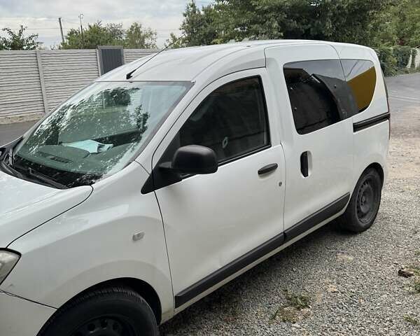 Білий Рено Dokker, об'ємом двигуна 1.46 л та пробігом 299 тис. км за 7000 $, фото 1 на Automoto.ua