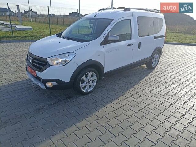 Белый Рено Dokker, объемом двигателя 0 л и пробегом 242 тыс. км за 9200 $, фото 1 на Automoto.ua