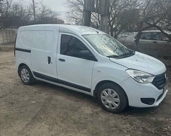 Білий Рено Dokker, об'ємом двигуна 1.6 л та пробігом 317 тис. км за 3900 $, фото 1 на Automoto.ua