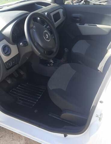 Білий Рено Dokker, об'ємом двигуна 1.5 л та пробігом 170 тис. км за 6900 $, фото 1 на Automoto.ua