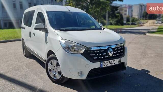 Белый Рено Dokker, объемом двигателя 1.6 л и пробегом 193 тыс. км за 8600 $, фото 1 на Automoto.ua