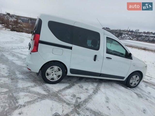 Белый Рено Dokker, объемом двигателя 1.46 л и пробегом 145 тыс. км за 9800 $, фото 1 на Automoto.ua