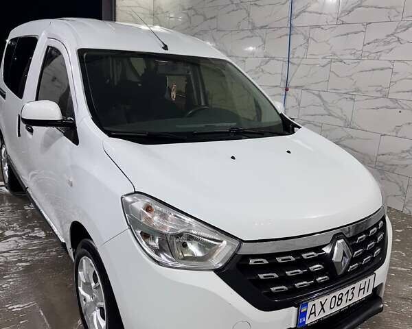 Белый Рено Dokker, объемом двигателя 1.46 л и пробегом 202 тыс. км за 10200 $, фото 1 на Automoto.ua
