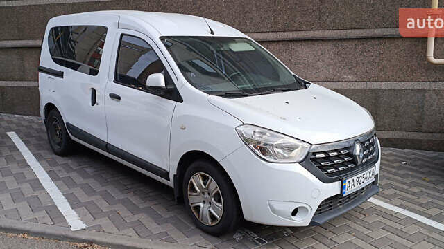 Белый Рено Dokker, объемом двигателя 1.6 л и пробегом 175 тыс. км за 9250 $, фото 1 на Automoto.ua