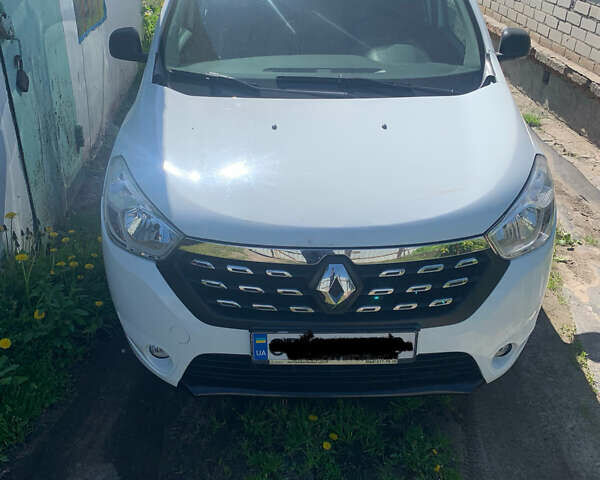 Білий Рено Dokker, об'ємом двигуна 1.5 л та пробігом 182 тис. км за 11300 $, фото 1 на Automoto.ua