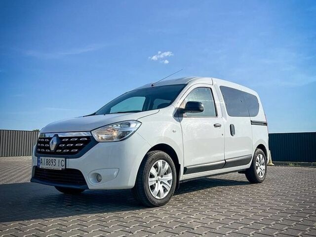 Белый Рено Dokker, объемом двигателя 1.6 л и пробегом 208 тыс. км за 11000 $, фото 1 на Automoto.ua