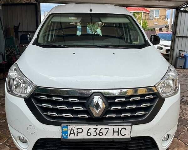 Белый Рено Dokker, объемом двигателя 1.46 л и пробегом 92 тыс. км за 11000 $, фото 1 на Automoto.ua