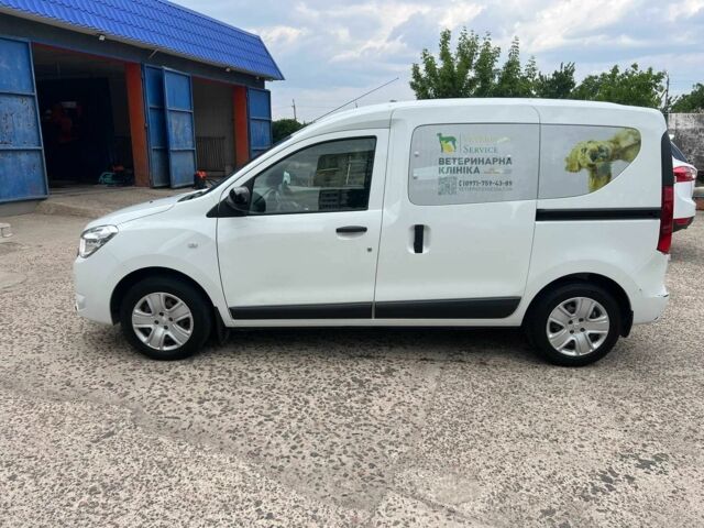 Белый Рено Dokker, объемом двигателя 1.6 л и пробегом 79 тыс. км за 12500 $, фото 1 на Automoto.ua