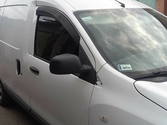 Белый Рено Dokker, объемом двигателя 1.6 л и пробегом 154 тыс. км за 4600 $, фото 1 на Automoto.ua