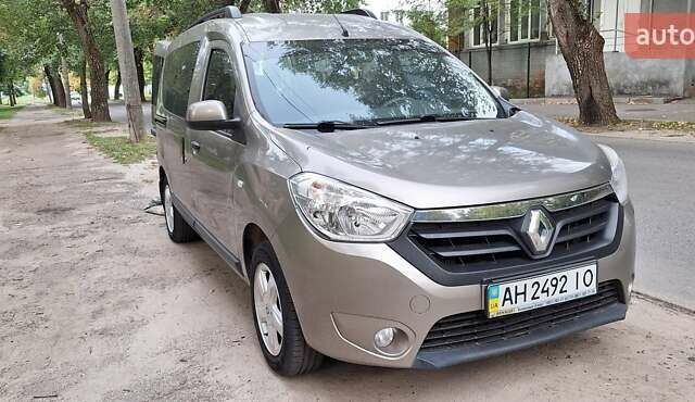 Бежевий Рено Dokker, об'ємом двигуна 1.46 л та пробігом 92 тис. км за 11000 $, фото 1 на Automoto.ua