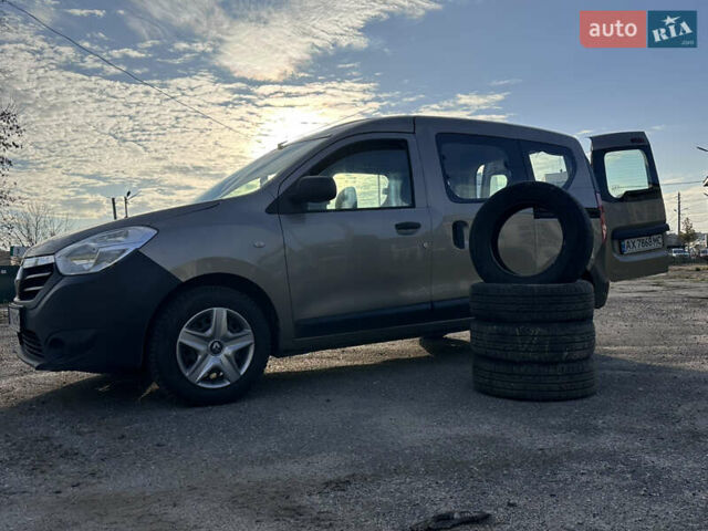 Бежевый Рено Dokker, объемом двигателя 1.46 л и пробегом 130 тыс. км за 8500 $, фото 1 на Automoto.ua