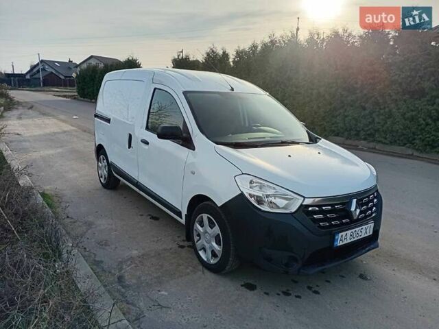 Красный Рено Dokker, объемом двигателя 0 л и пробегом 290 тыс. км за 8400 $, фото 1 на Automoto.ua