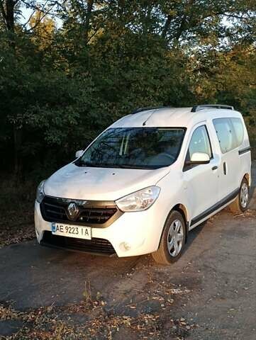 Рено Dokker, объемом двигателя 1.5 л и пробегом 204 тыс. км за 8500 $, фото 1 на Automoto.ua