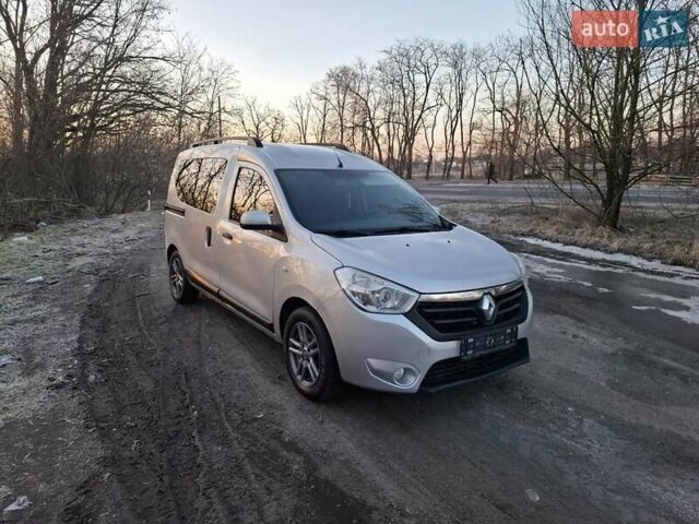 Серый Рено Dokker, объемом двигателя 1.5 л и пробегом 244 тыс. км за 7500 $, фото 1 на Automoto.ua