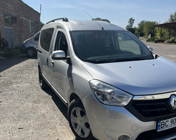 Сірий Рено Dokker, об'ємом двигуна 1.5 л та пробігом 260 тис. км за 6999 $, фото 1 на Automoto.ua