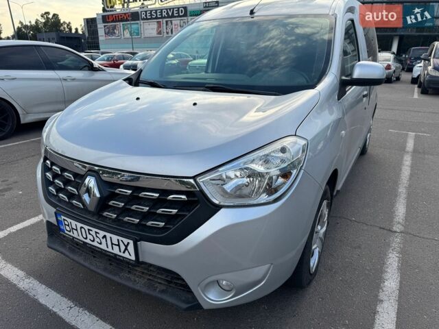 Серый Рено Dokker, объемом двигателя 1.5 л и пробегом 178 тыс. км за 8000 $, фото 1 на Automoto.ua