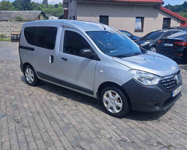 Сірий Рено Dokker, об'ємом двигуна 1.46 л та пробігом 178 тис. км за 9300 $, фото 1 на Automoto.ua