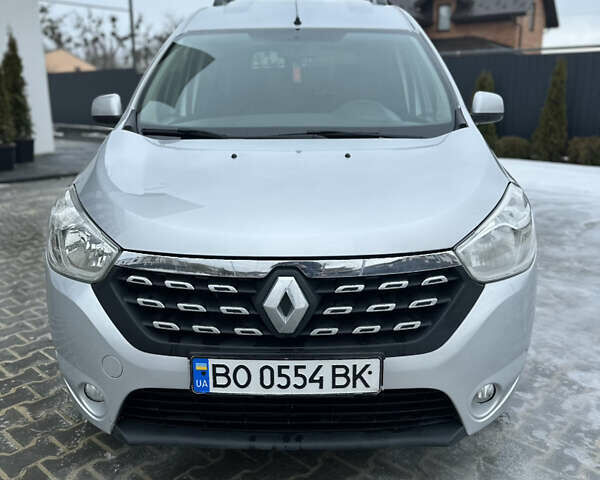 Сірий Рено Dokker, об'ємом двигуна 1.5 л та пробігом 141 тис. км за 9999 $, фото 1 на Automoto.ua