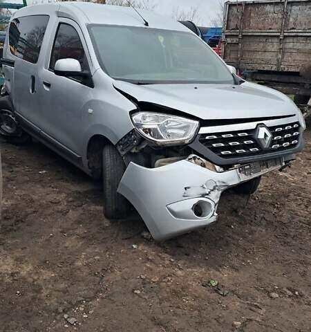 Серый Рено Dokker, объемом двигателя 1.46 л и пробегом 225 тыс. км за 3350 $, фото 1 на Automoto.ua