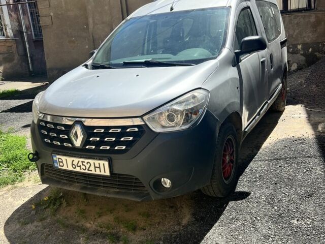 Сірий Рено Dokker, об'ємом двигуна 1.5 л та пробігом 240 тис. км за 6496 $, фото 1 на Automoto.ua