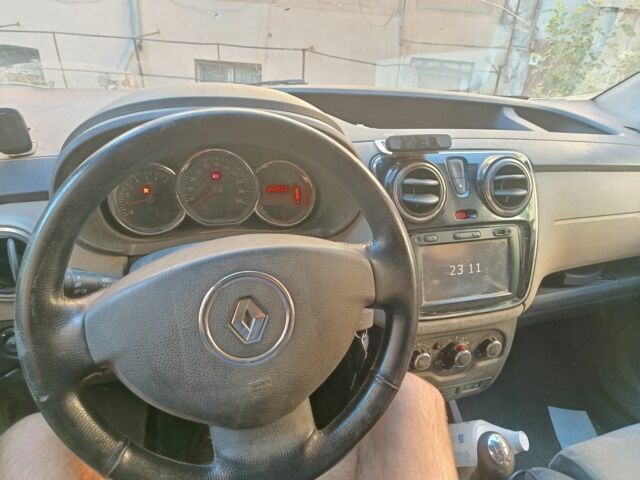 Сірий Рено Dokker, об'ємом двигуна 1.5 л та пробігом 340 тис. км за 5284 $, фото 1 на Automoto.ua