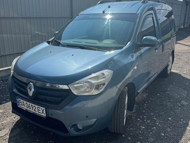 Синий Рено Dokker, объемом двигателя 1.5 л и пробегом 190 тыс. км за 8000 $, фото 1 на Automoto.ua