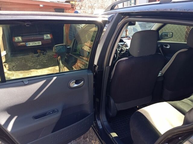 Черный Рено Другая, объемом двигателя 0 л и пробегом 310 тыс. км за 6000 $, фото 1 на Automoto.ua